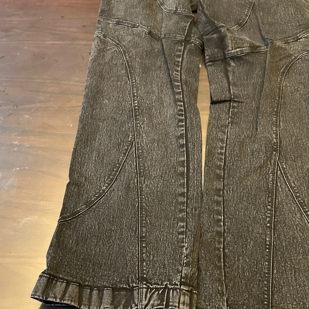 Stylish Black Women's Jeans - Picture 5 of 7